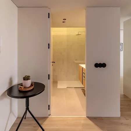 Apartman Urban Martinho By House And People