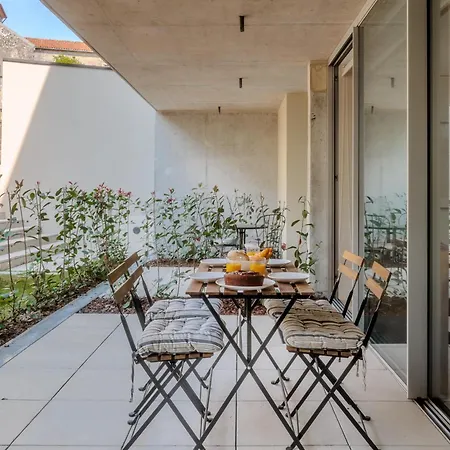 Urban Martinho By House And People *